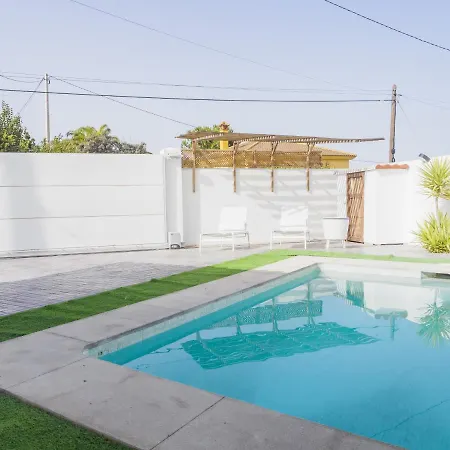 Cubo's La Casita Blanca Feriehus