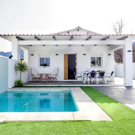 Cubo's La Casita Blanca Alhaurín de la Torre