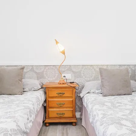 Cubo's La Casita Blanca