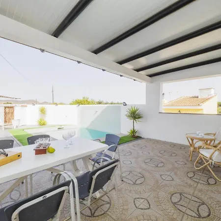 בית נופש Cubo's La Casita Blanca Alhaurín de la Torre