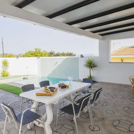 Cubo's La Casita Blanca Alhaurin de la Torre