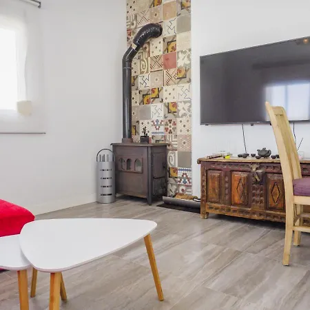 Cubo's La Casita Blanca *